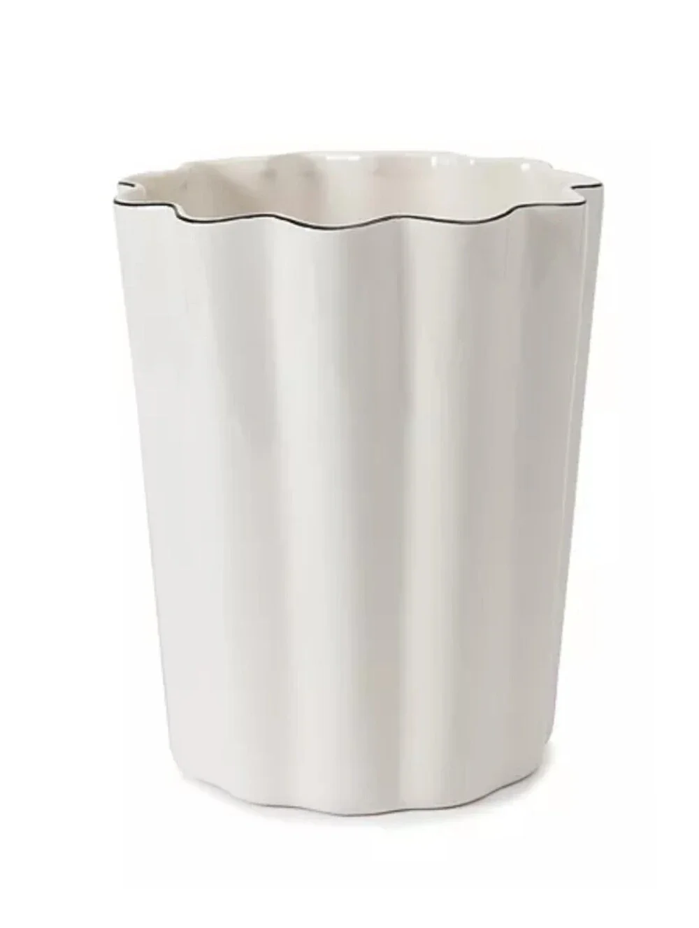 Kassatex NWT Le Marais Porcelain Waste Basket Scalloped Curves White/Black
